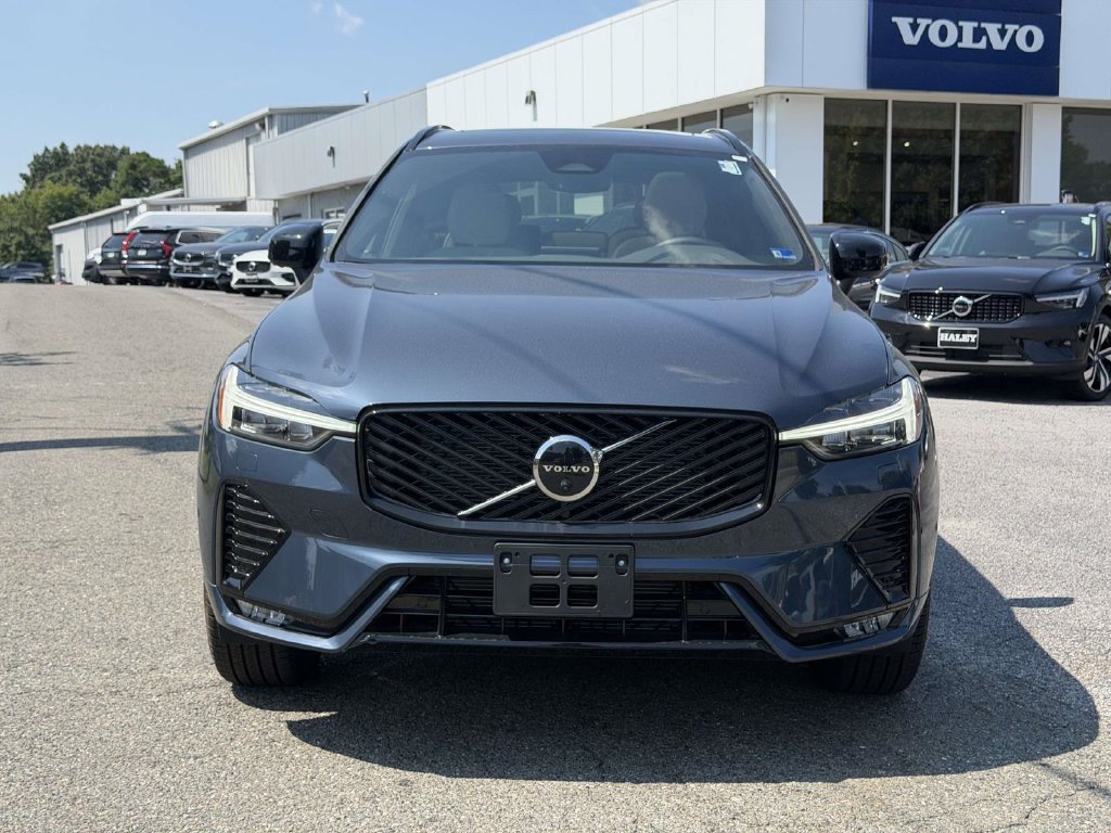 New 2026 Volvo XC60 B5 Plus w/ Protection Package Premier AWD/4WD image 23
