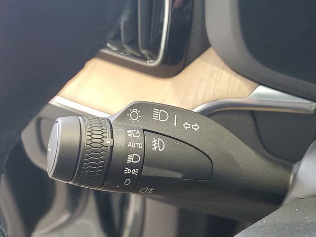 New 2026 Volvo XC60 B5 Core w/ Climate Package image 7