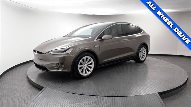Used 2016 Tesla Model X 90D AWD/4WD image 2