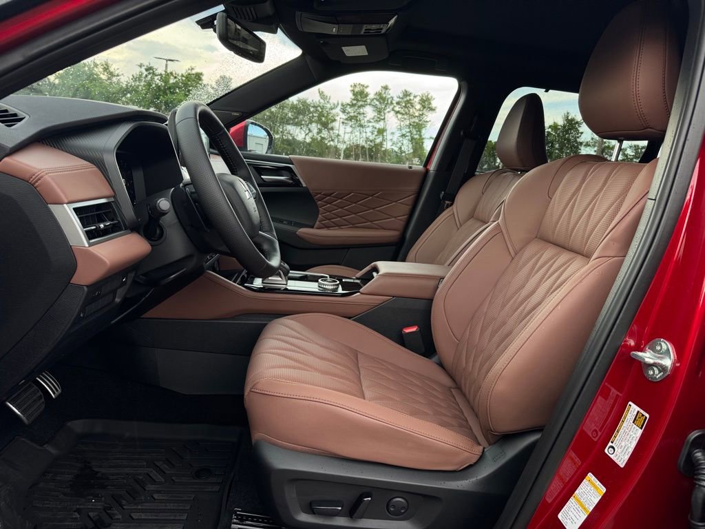 New 2025 Mitsubishi Outlander SEL image 14