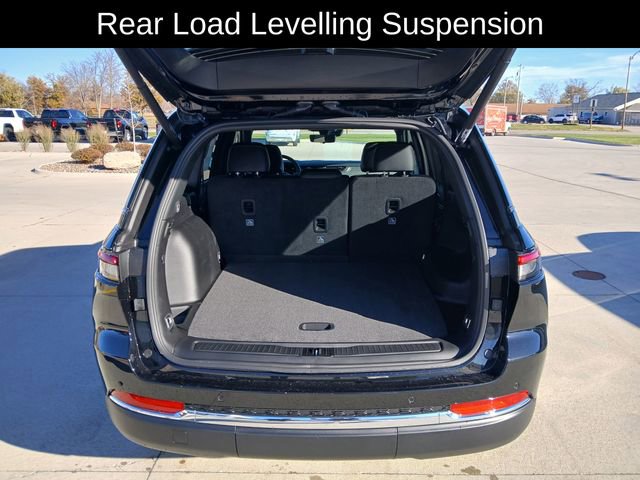 New 2025 Jeep Grand Cherokee Limited image 16