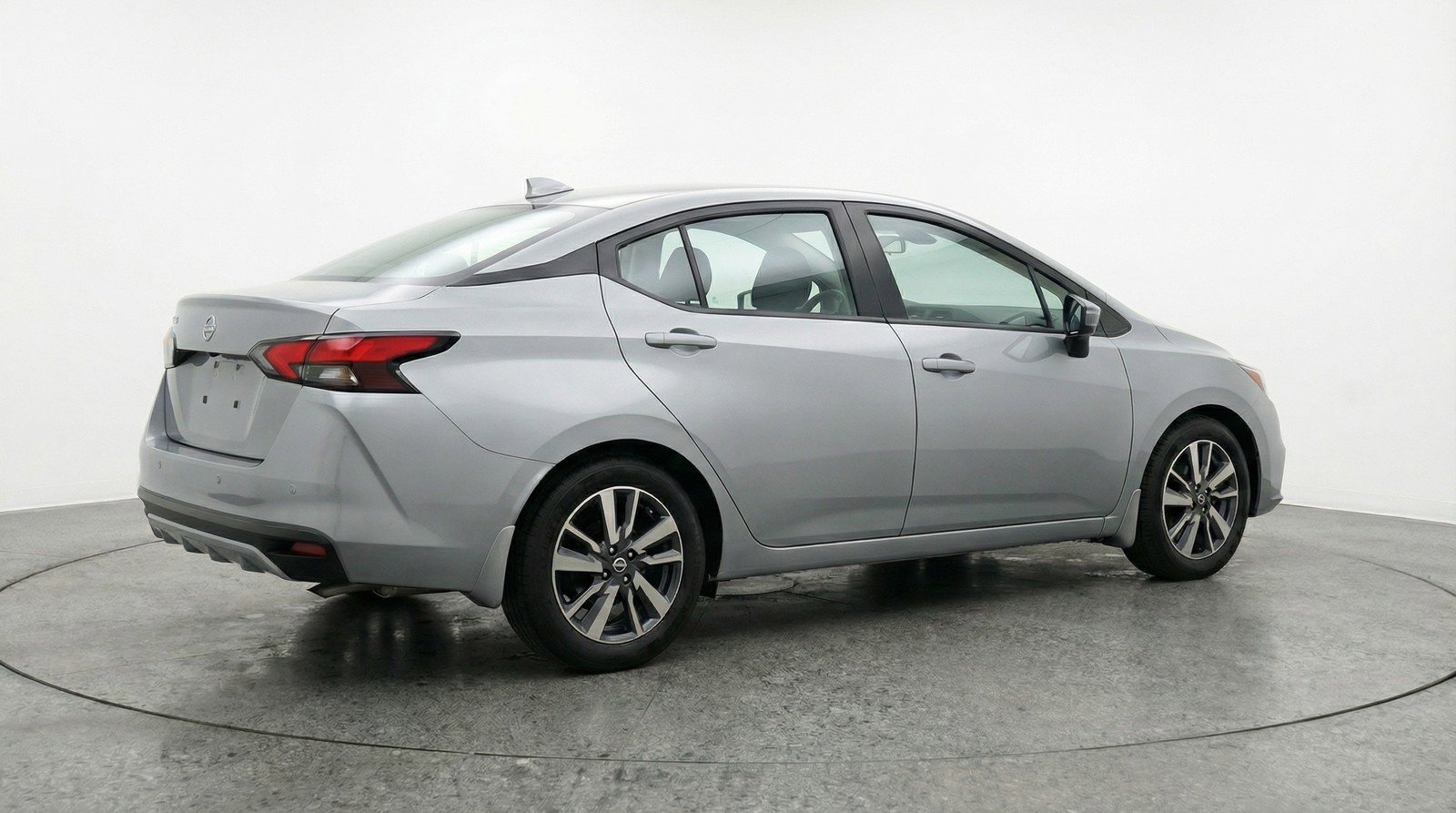 Used 2025 Nissan Versa SV FWD image 9