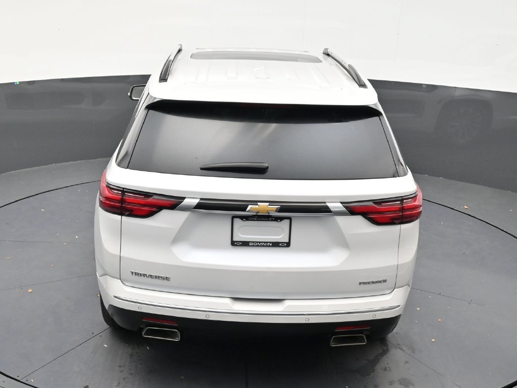 Used 2022 Chevrolet Traverse Premier FWD image 15