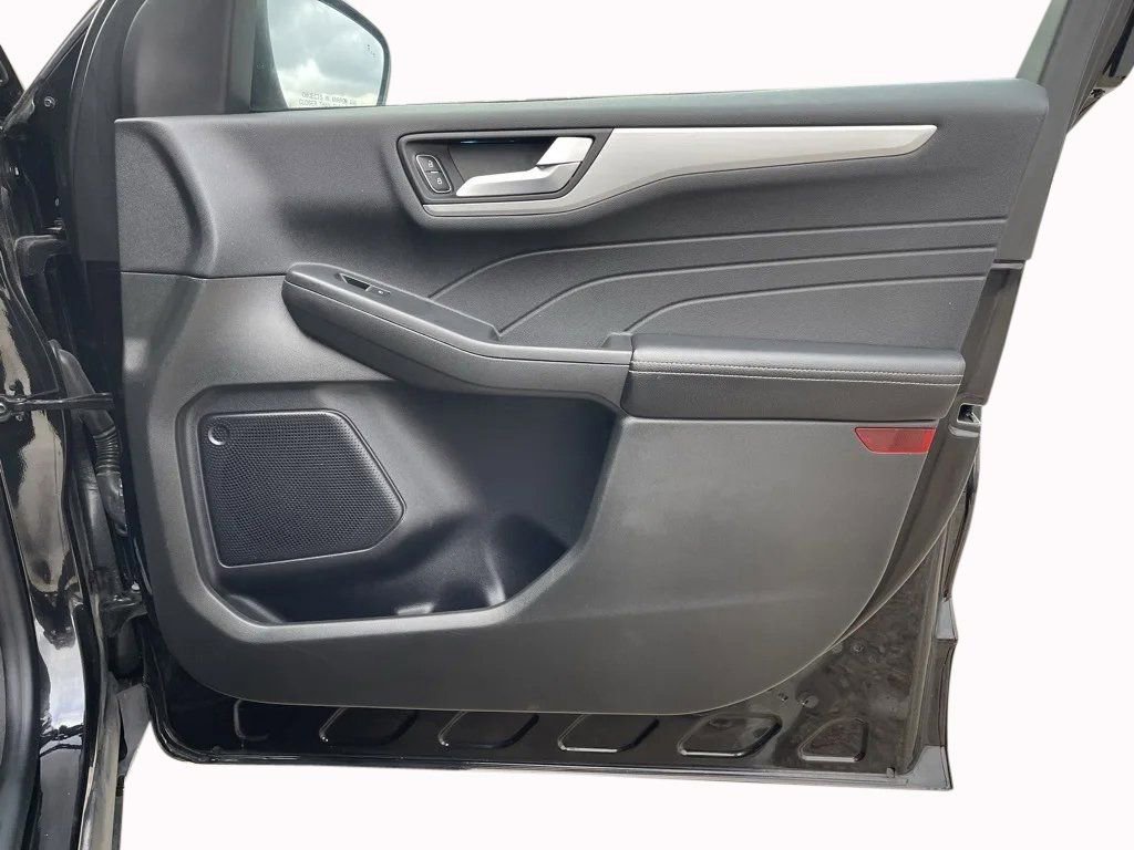 Used 2024 Ford Escape Platinum image 18