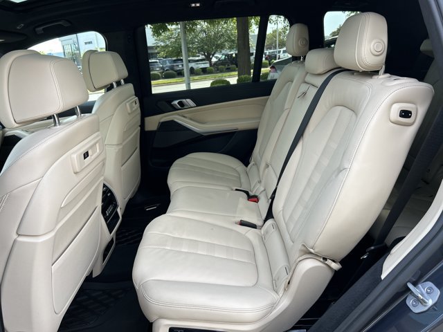 Used 2022 BMW X7 M50i AWD/4WD image 19