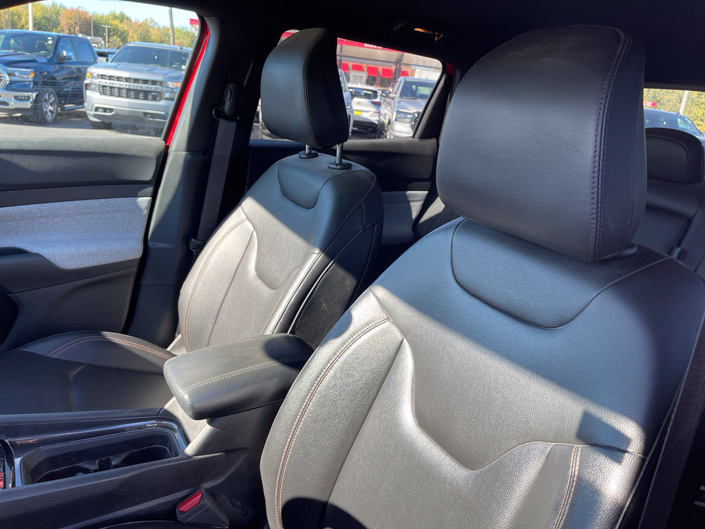 Used 2024 Jeep Compass Latitude AWD/4WD image 12