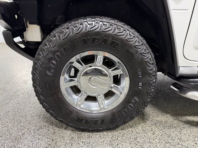 Used 2005 HUMMER H2 w/ Chrome Appearance Package image 27