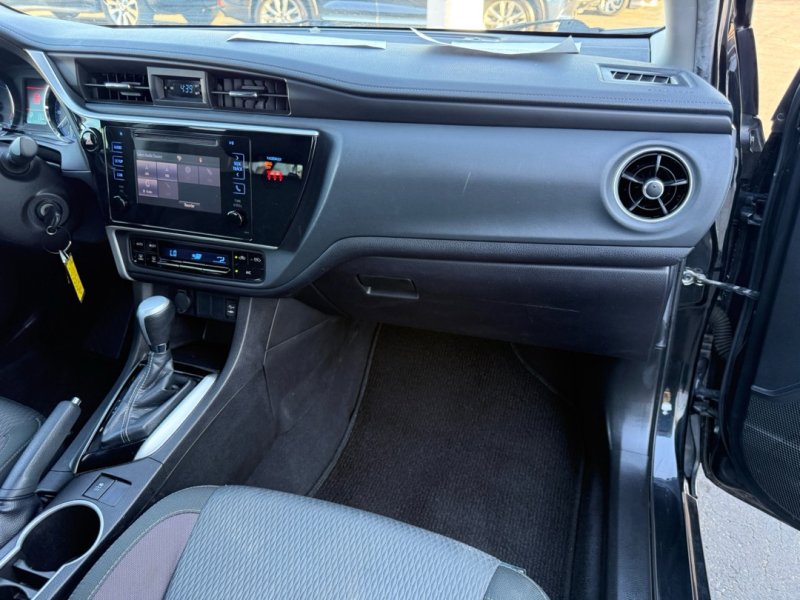 Used 2018 Toyota Corolla LE FWD image 23