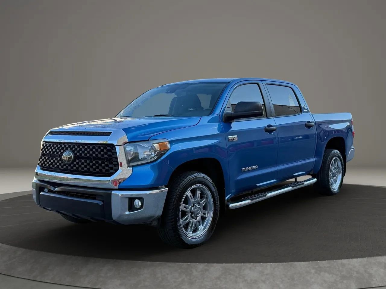 Used 2018 Toyota Tundra SR5 w/ SR5 Upgrade Package image 1