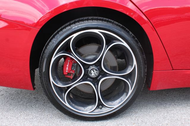 Used 2022 Alfa Romeo Giulia Veloce AWD/4WD image 43