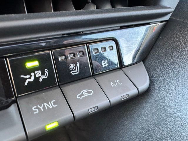 Used 2025 Toyota Crown Signia image 15