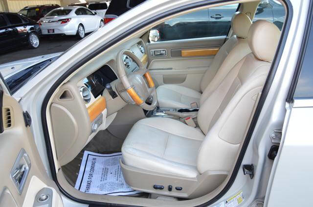 Used 2008 Lincoln MKZ image 37