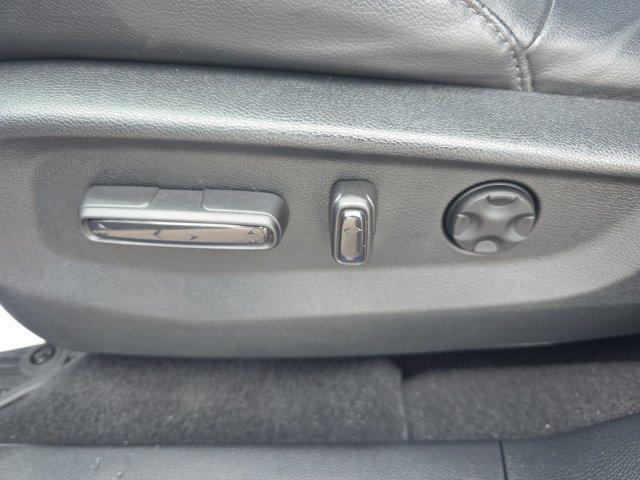 Used 2020 Honda CR-V Touring image 19