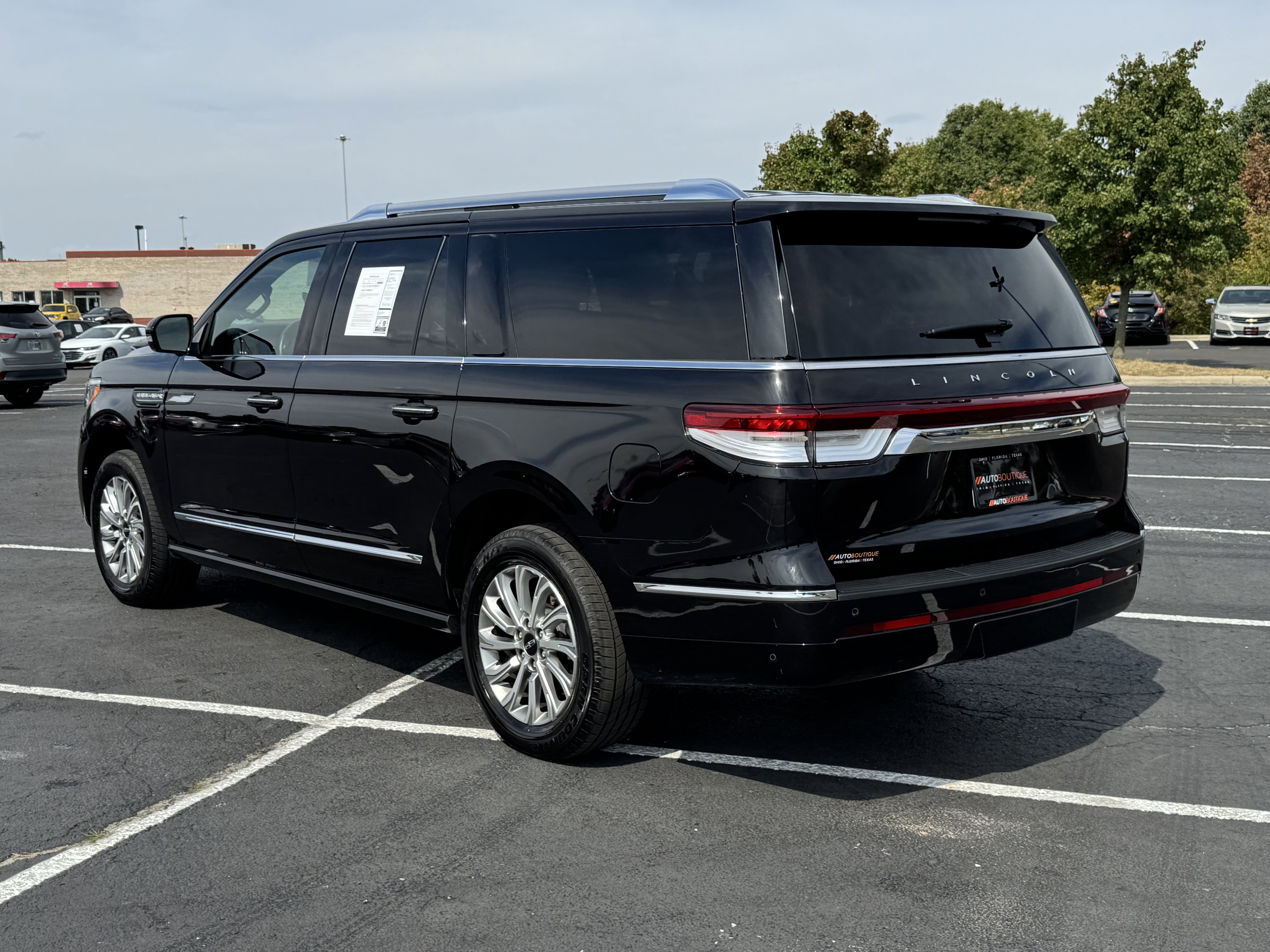 Used 2024 Lincoln Navigator L 4WD image 10