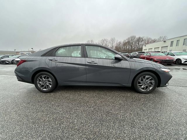 Certified 2024 Hyundai Elantra SEL image 2