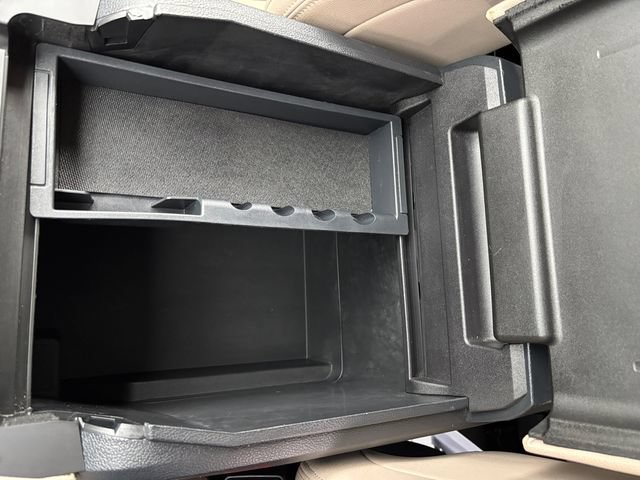 Used 2023 Ford Expedition Limited AWD/4WD image 21
