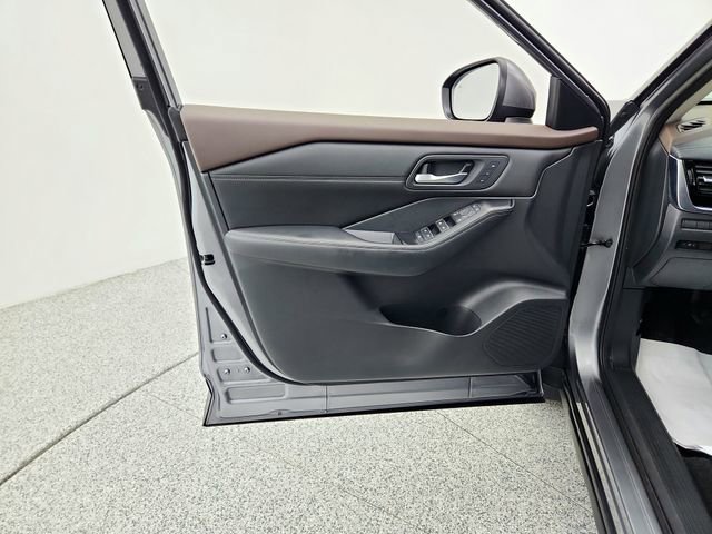 Used 2022 Nissan Rogue SL w/ SL Premium Package image 25