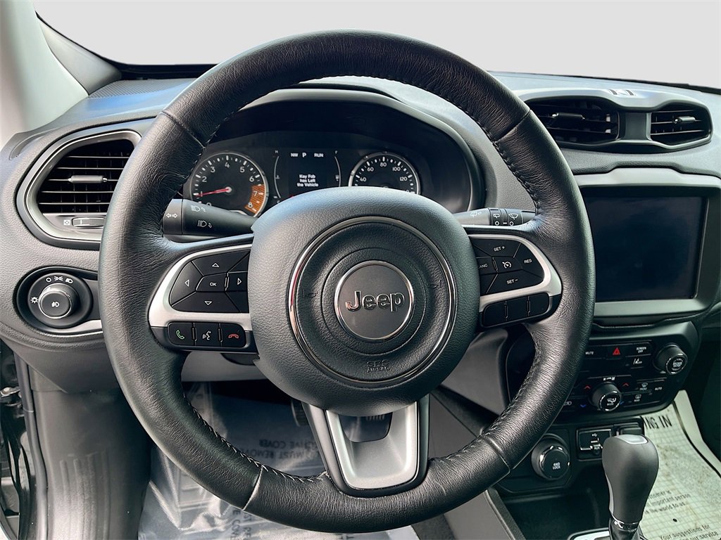 Used 2023 Jeep Renegade Latitude w/ Premium Group image 11