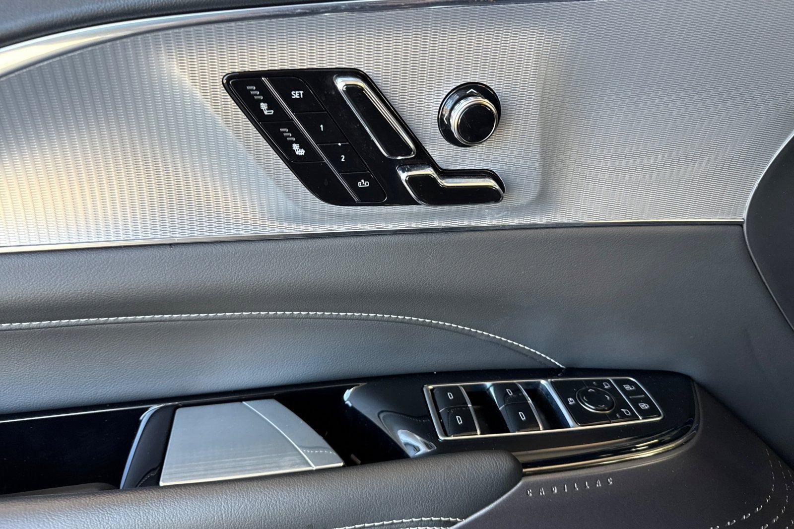 Used 2024 Cadillac Lyriq Tech w/ Driver Assist Package AWD/4WD image 10