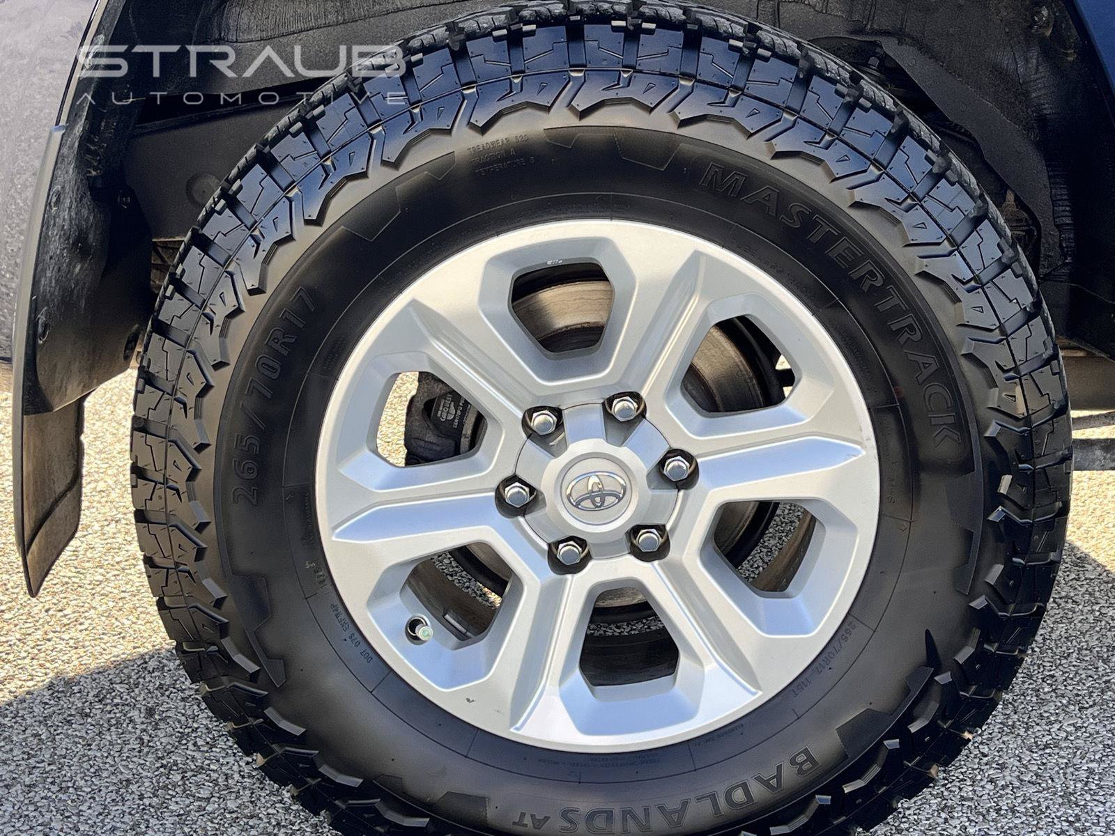 Used 2023 Toyota 4Runner SR5 AWD/4WD image 10