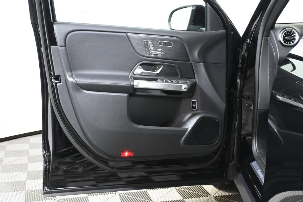 Certified 2026 Mercedes-Benz GLB 250 4MATIC image 24