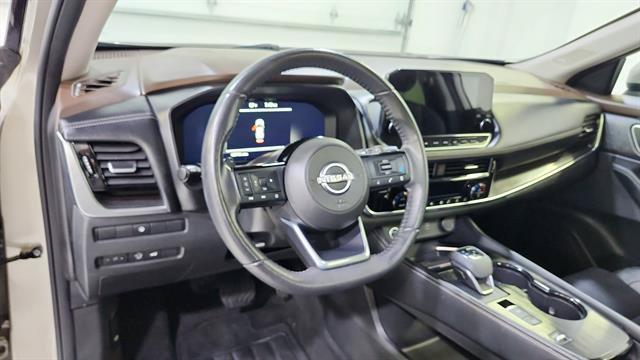 Certified 2023 Nissan Rogue Platinum FWD image 20