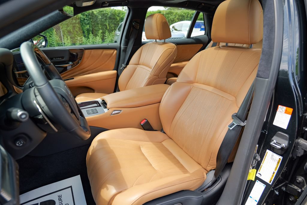 Used 2024 Lexus LS 500 AWD w/ Interior Upgrade Package image 22