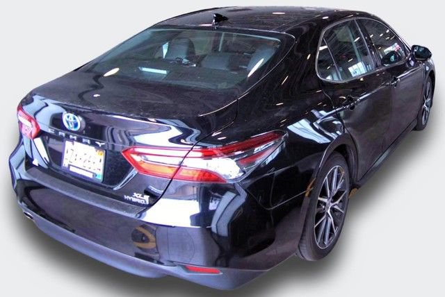 Used 2023 Toyota Camry XLE w/ Cold Weather Package FWD image 3