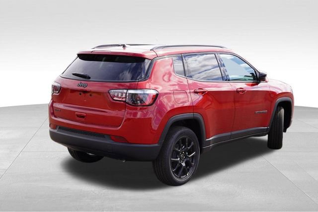New 2025 Jeep Compass Latitude w/ Sun & Sound Group image 3