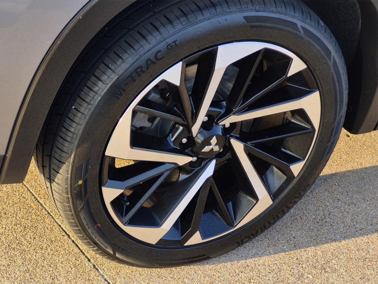 Used 2023 Mitsubishi Outlander SE AWD/4WD image 7