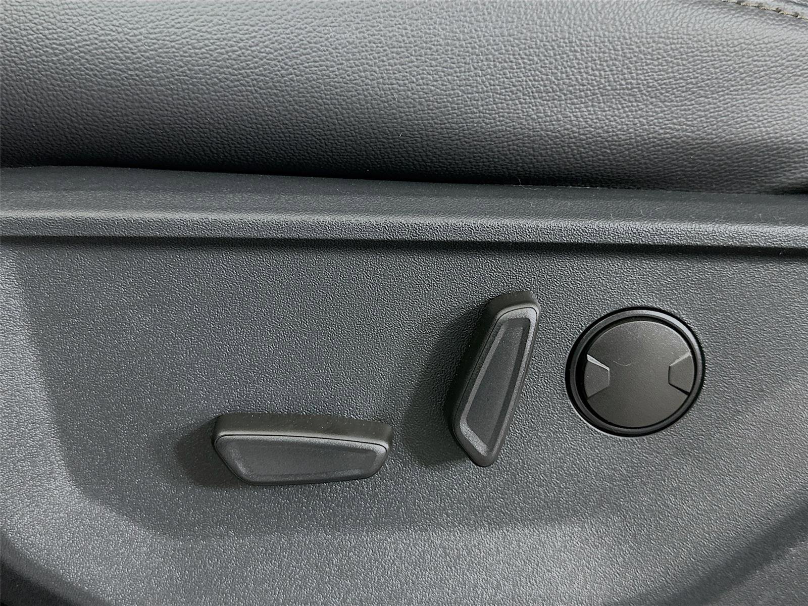 New 2026 Ford F350 Lariat image 21