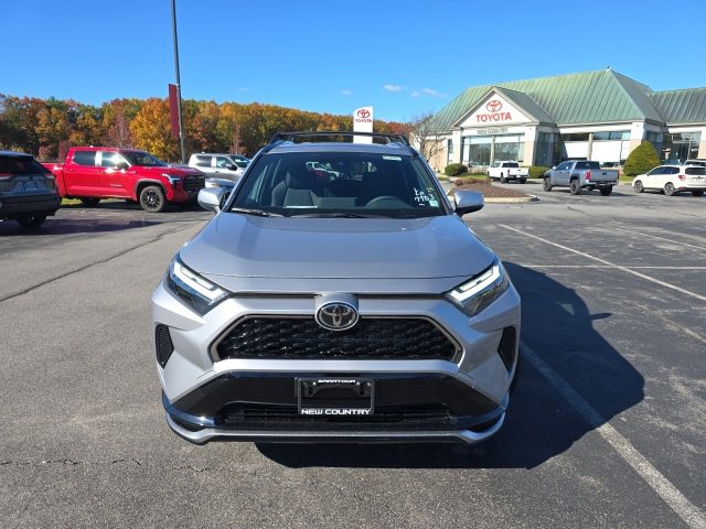 New 2025 Toyota RAV4 SE image 8