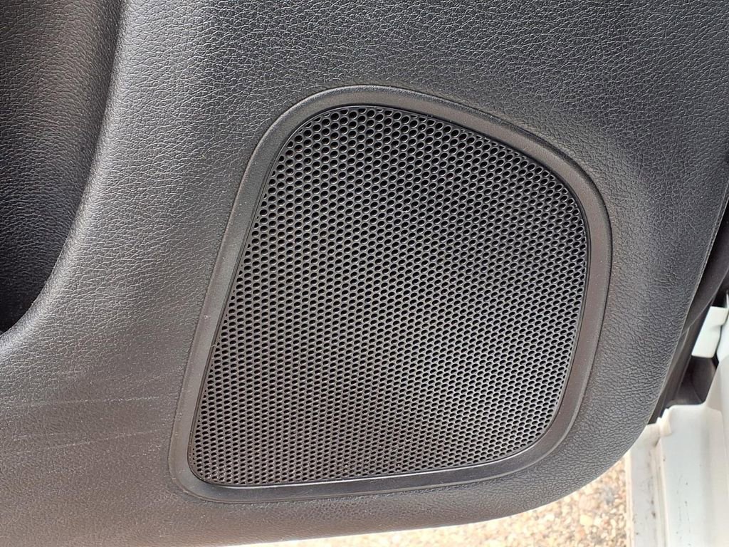 Used 2015 Chrysler 200 Limited image 13