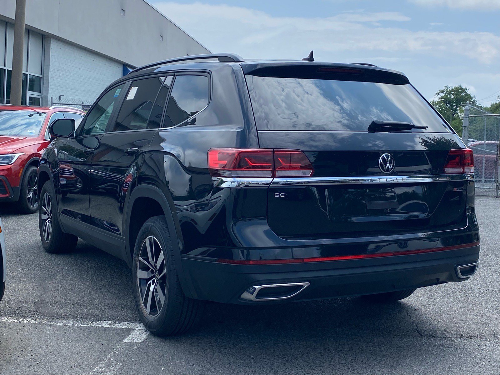 Used 2022 Volkswagen Atlas SE AWD/4WD image 4