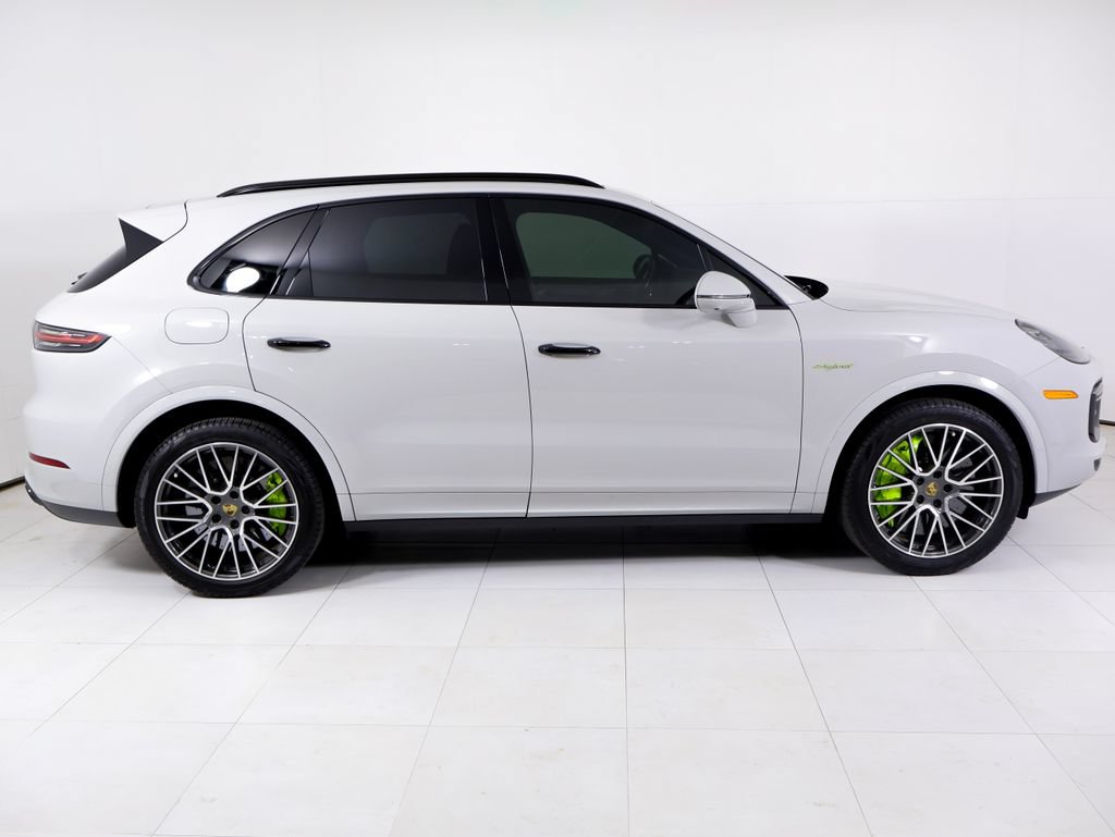 Certified 2020 Porsche Cayenne Turbo S AWD/4WD image 33