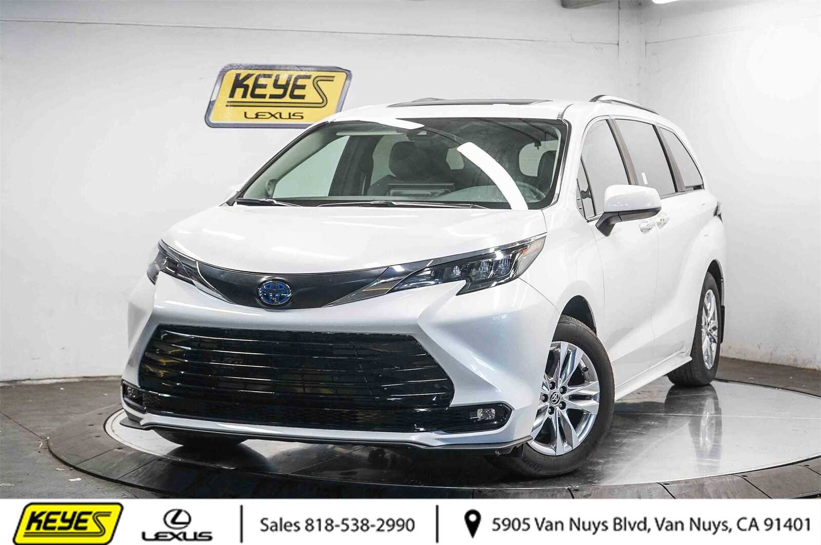 Used 2025 Toyota Sienna XLE w/ XLE Plus Package