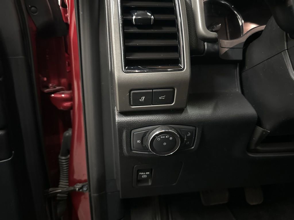 Used 2020 Ford Expedition XLT w/ Equipment Group 202A RWD image 20