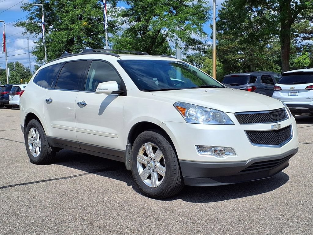 Used 2012 Chevrolet Traverse LT FWD image 3