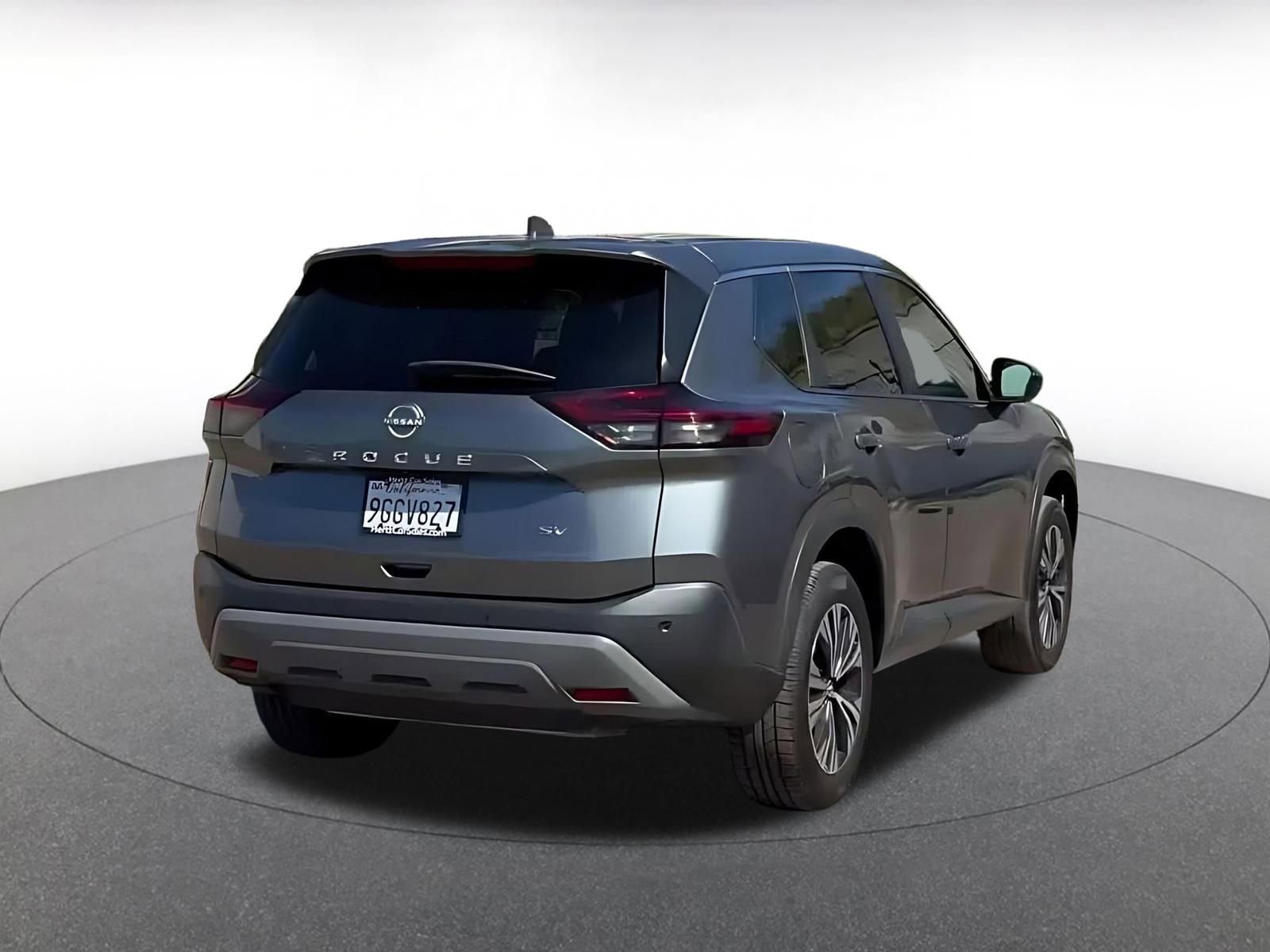 Used 2023 Nissan Rogue SV image 12