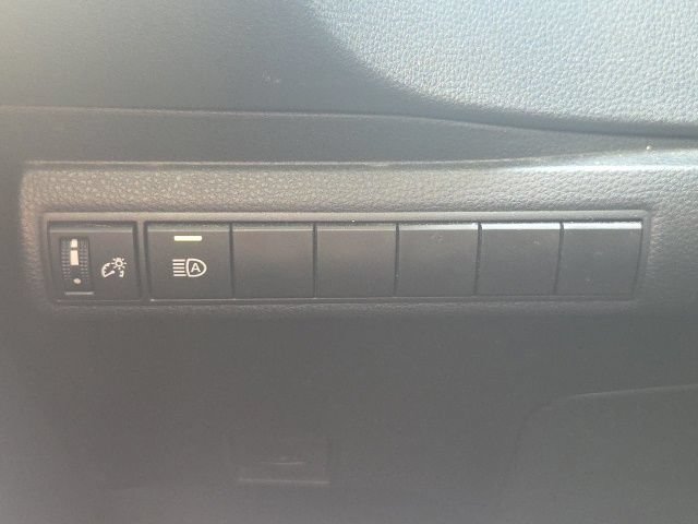 Used 2024 Toyota Corolla SE FWD image 22