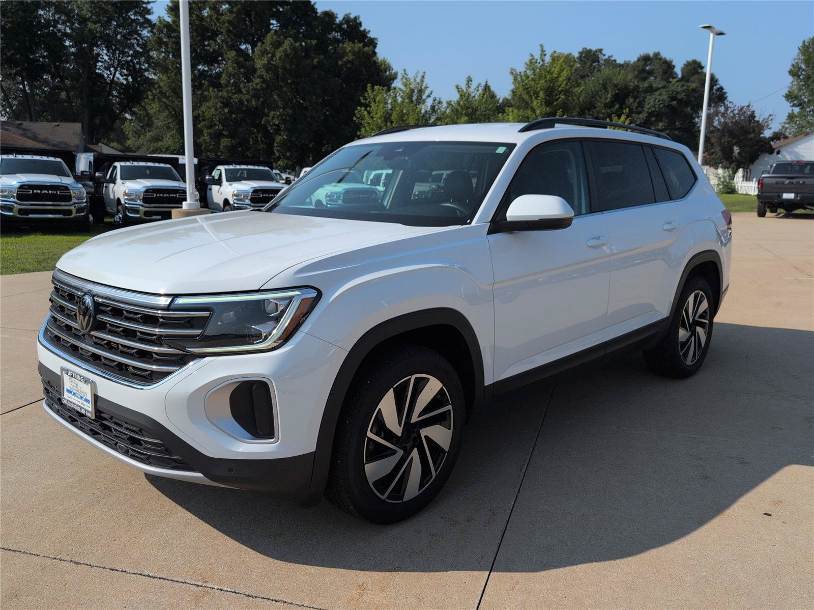 Used 2024 Volkswagen Atlas SE FWD image 7