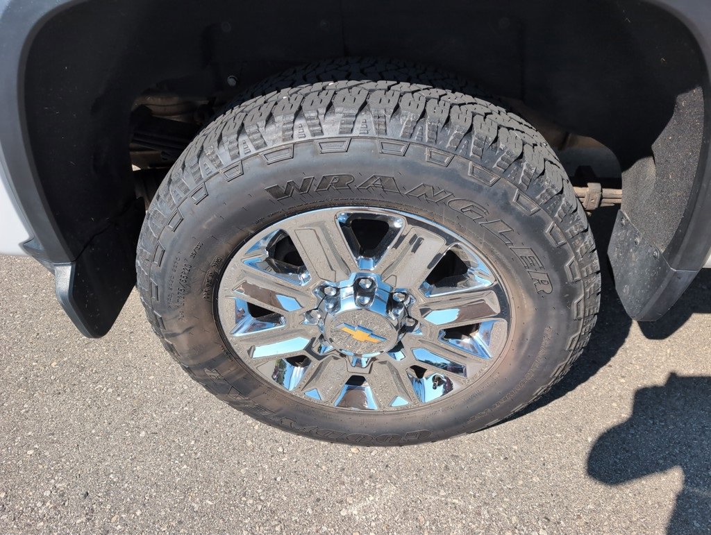 Used 2024 Chevrolet Silverado 3500 High Country w/ High Country Premium Package image 9