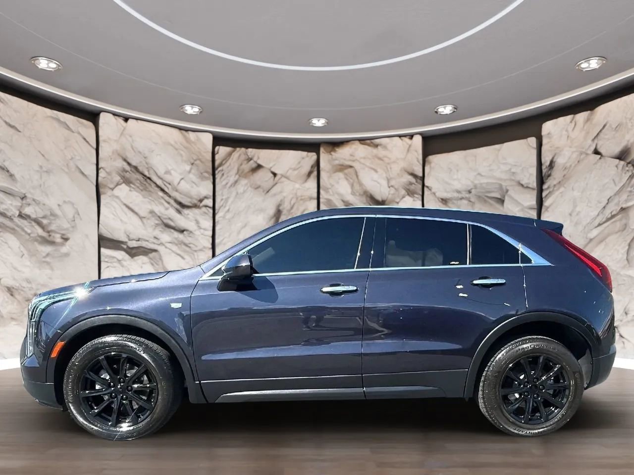 Used 2022 Cadillac XT4 Luxury w/ Cold Weather Package image 2
