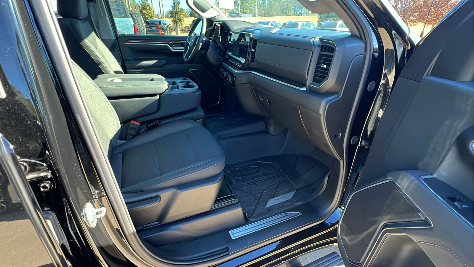 Used 2025 Chevrolet Silverado 1500 LT image 20