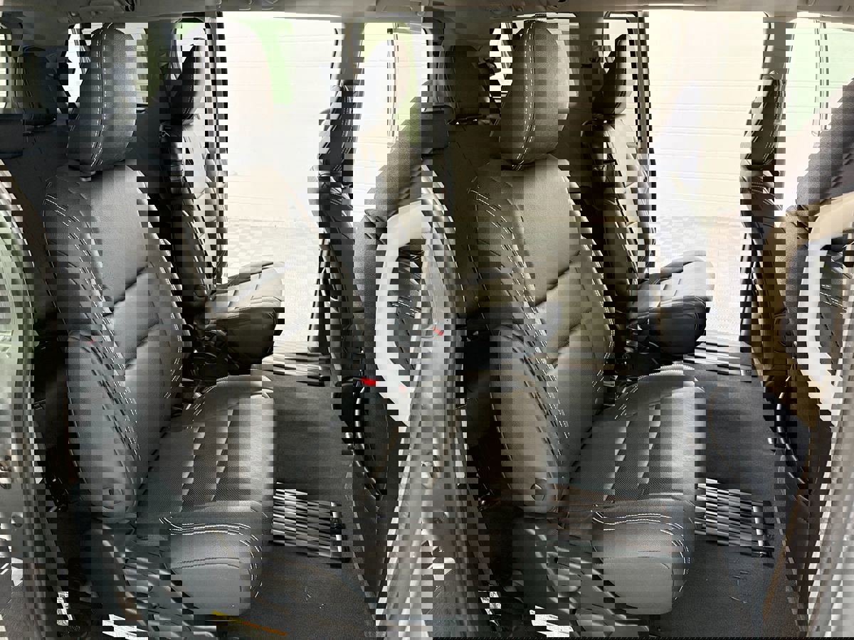 Used 2020 Toyota Sienna SE image 12