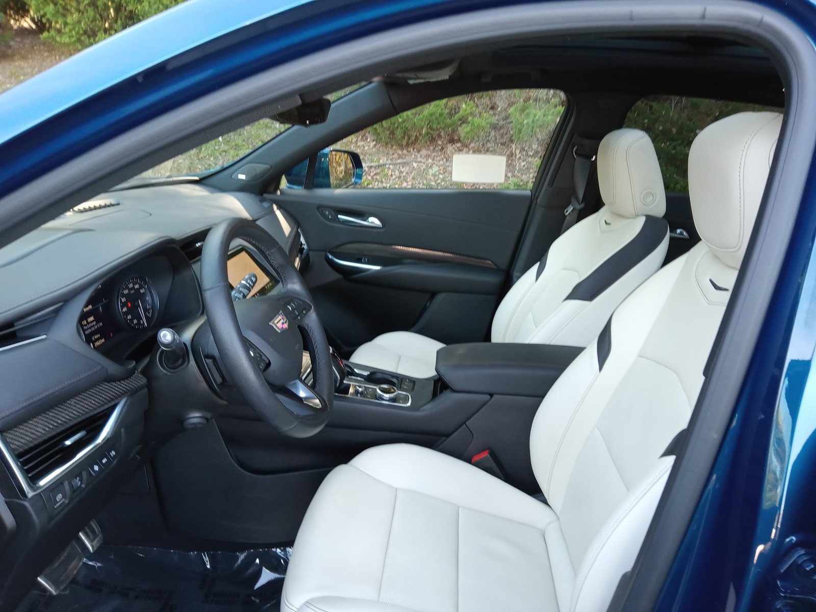 Used 2019 Cadillac XT4 Sport AWD/4WD image 11