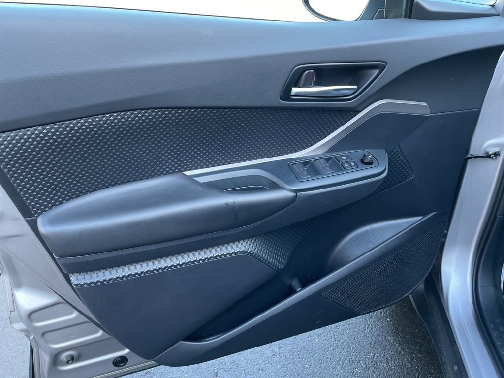 Used 2020 Toyota C-HR LE FWD image 17