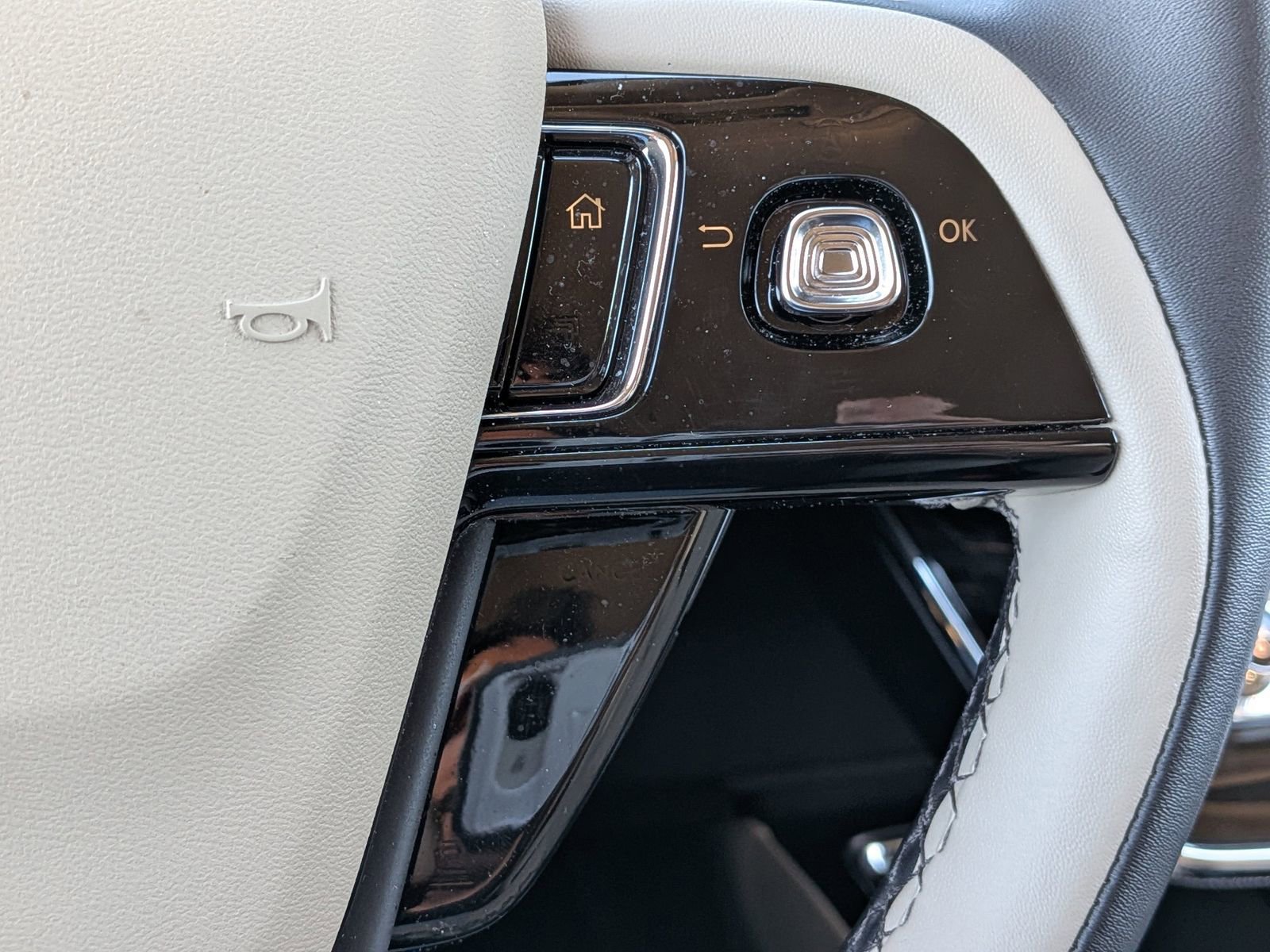 Certified 2025 Lincoln Corsair FWD w/ Equipment Group 101A image 29