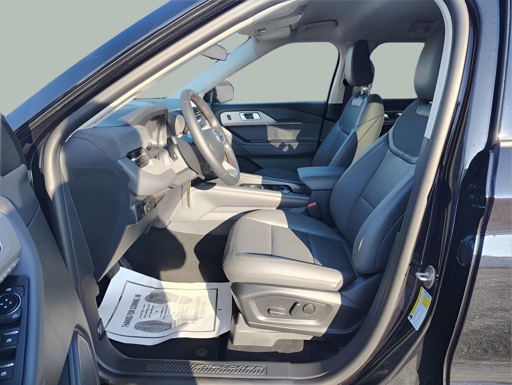 New 2026 Ford Explorer Active w/ Active Comfort Package image 13