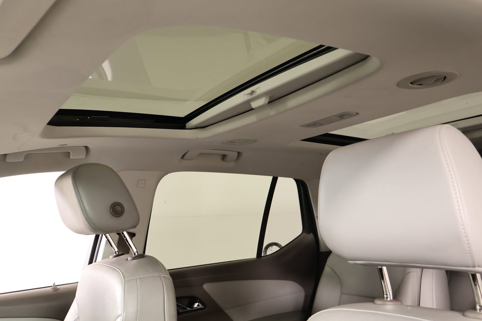 Used 2021 Chevrolet Traverse Premier w/ LPO, Floor Liner Package AWD/4WD image 18